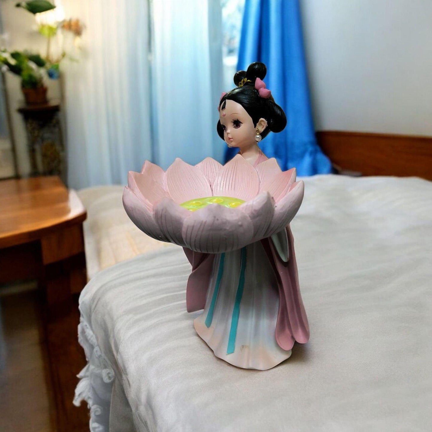 Chinese Palace Girl Figurine