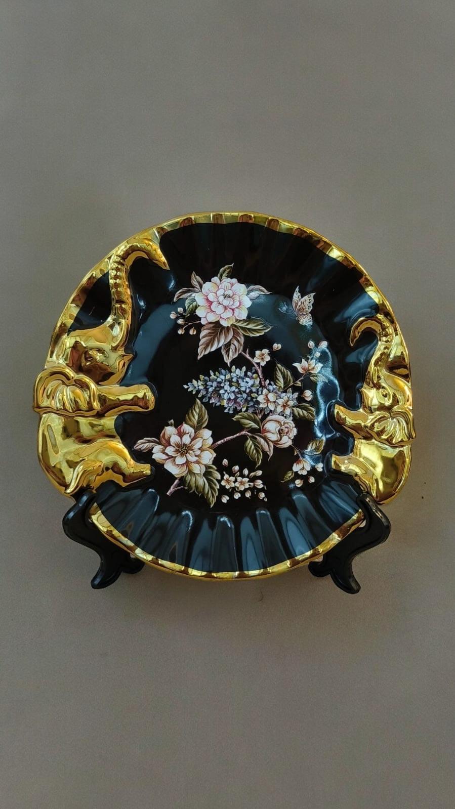 Black and Golden Rounded Hydria ceramic Crockery Showpiece: A Touch of Timeless Elegance
