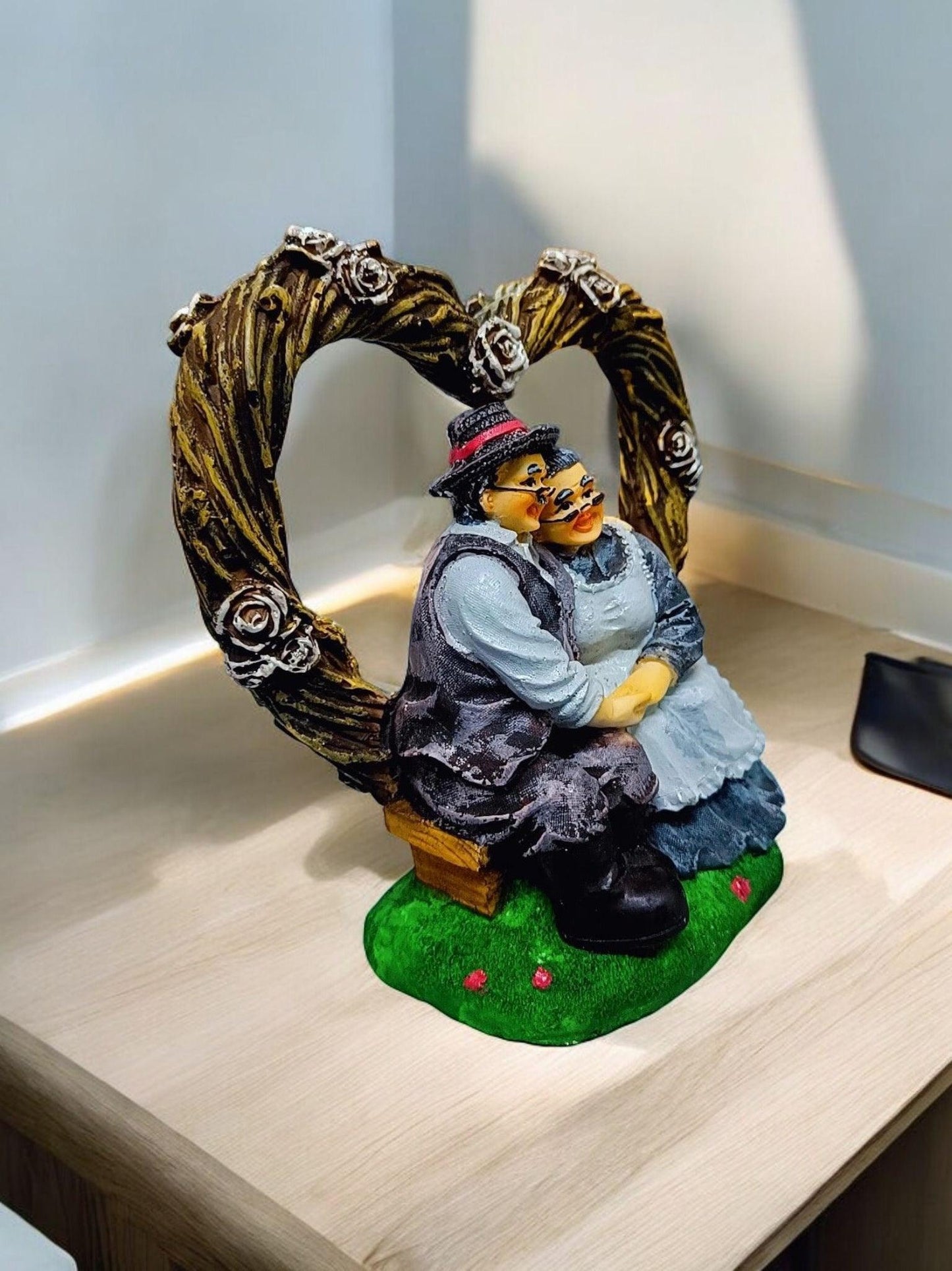 Grand Parents showpiece statue