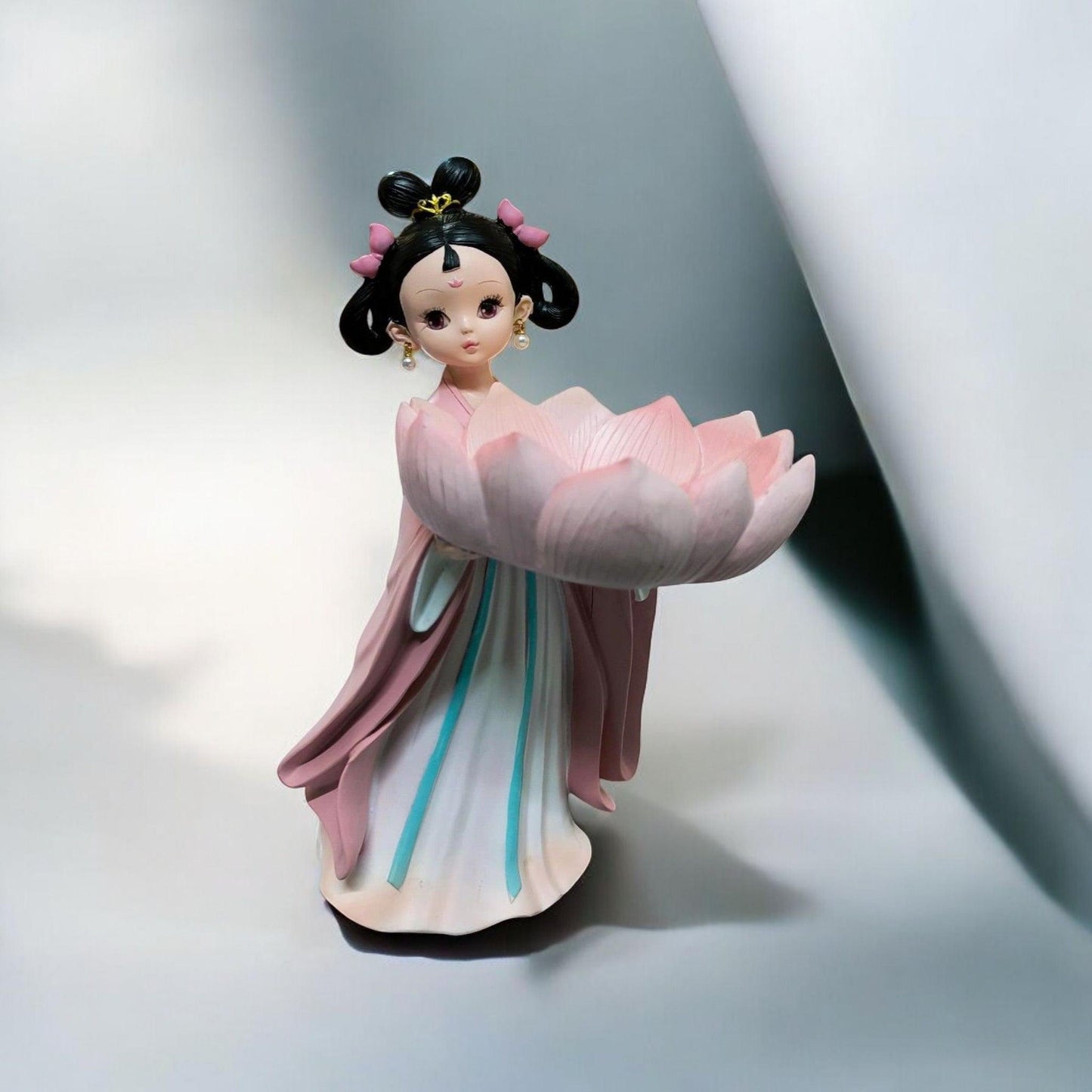 Chinese Palace Girl Figurine
