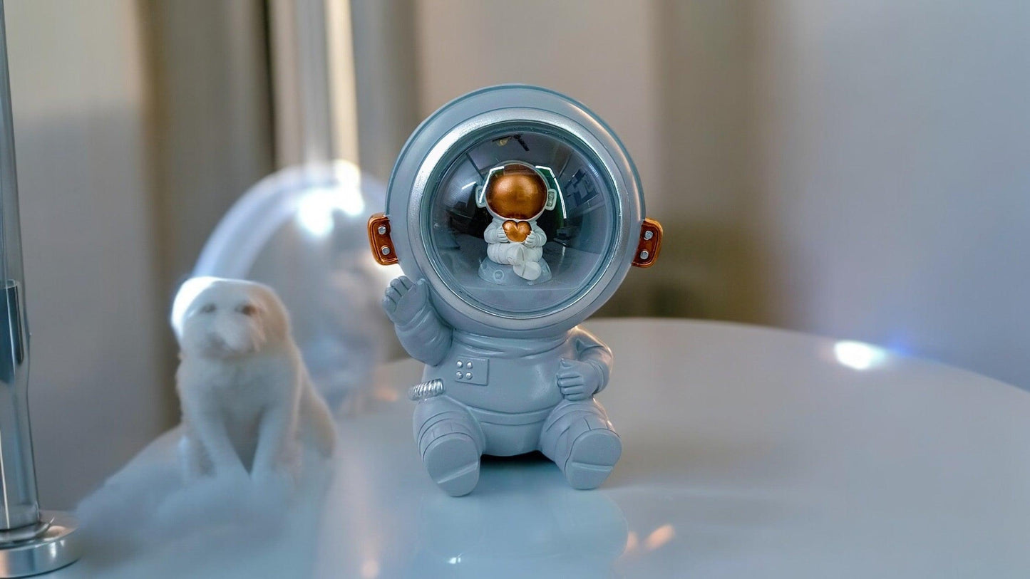 Astronaut Night Lamp