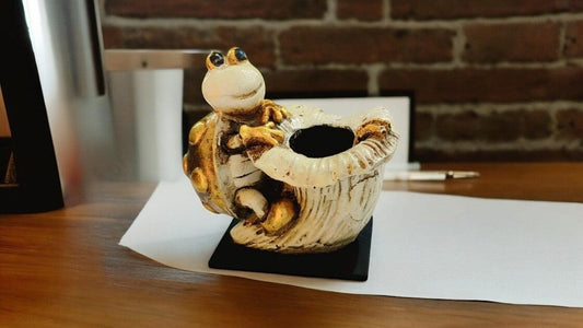 Tortoise Pen Stand White and Gold, Polyresin