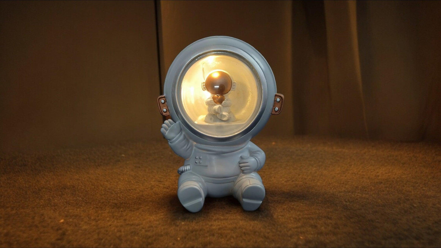 Astronaut Night Lamp
