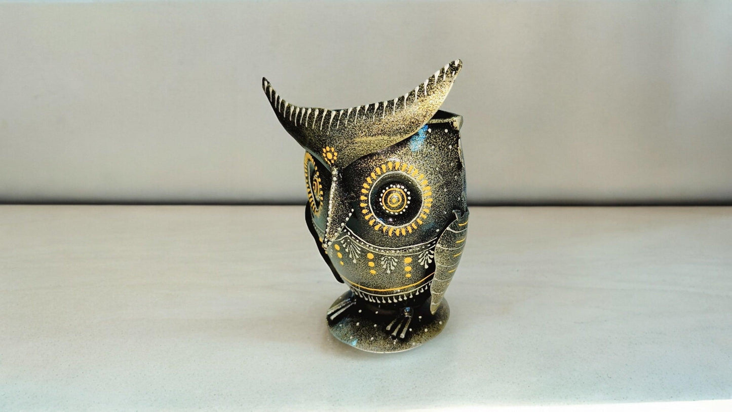Big Eyed Owl Metallic Pen Stand