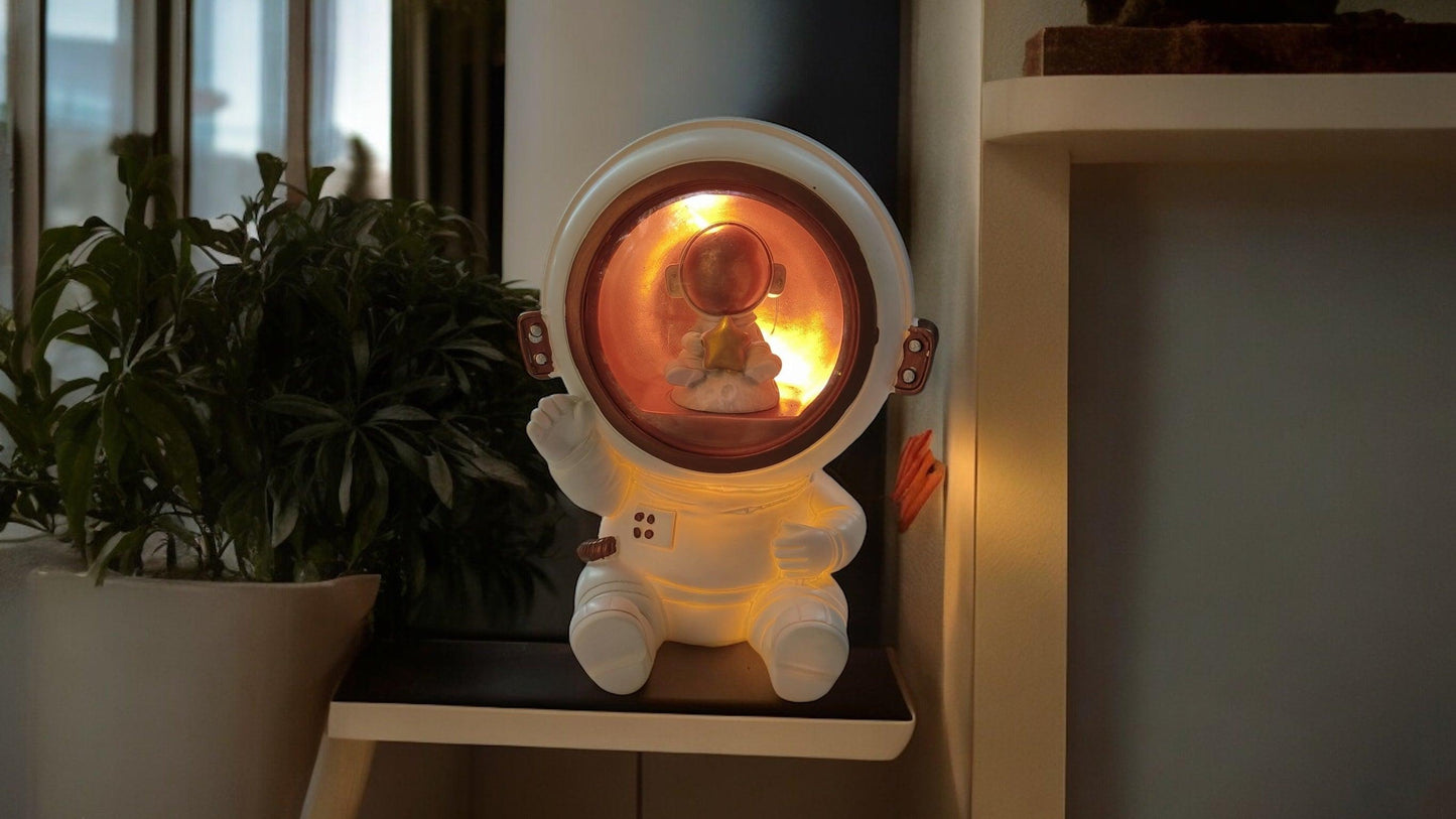 Astronaut Night Lamp