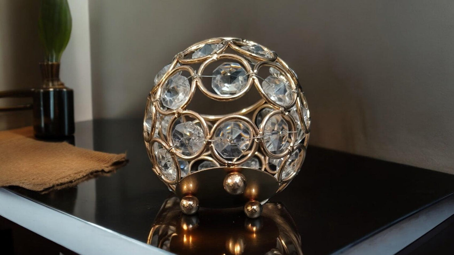 Golden and Diamond-Shaped Circle Zircon Candle Holder: A Petite Touch of Elegance