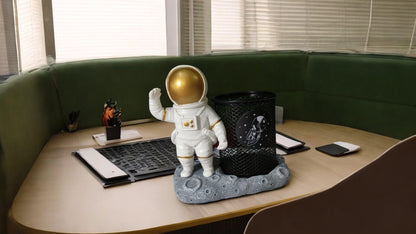 Astronaut Pen Holder