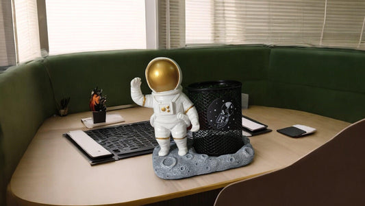 Astronaut Pen Holder