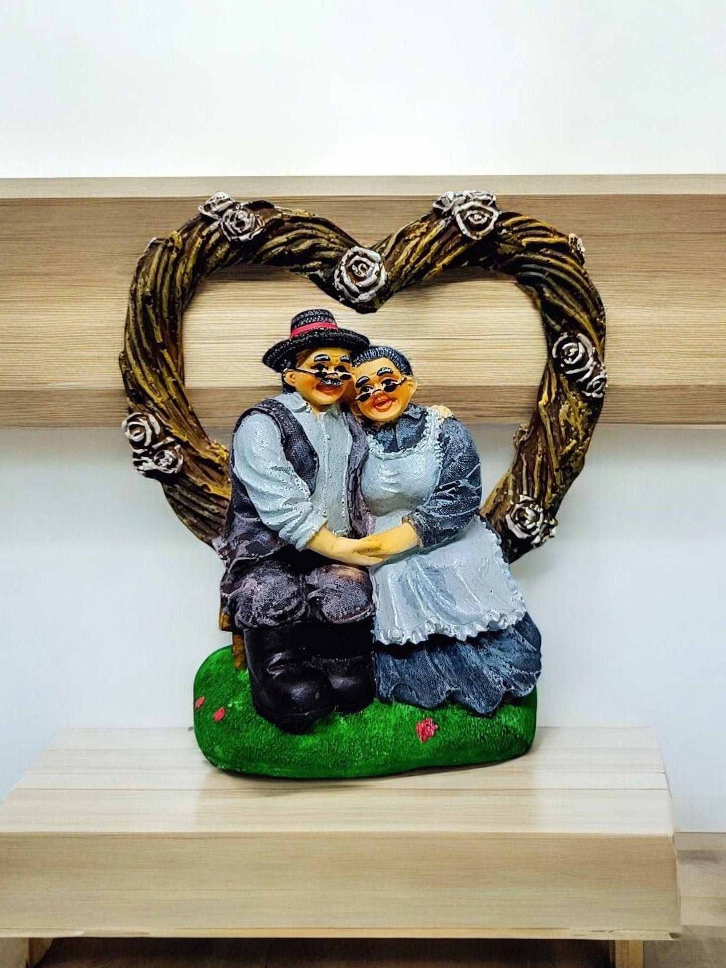 Grand Parents showpiece statue