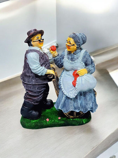 Grand Parents showpiece statue