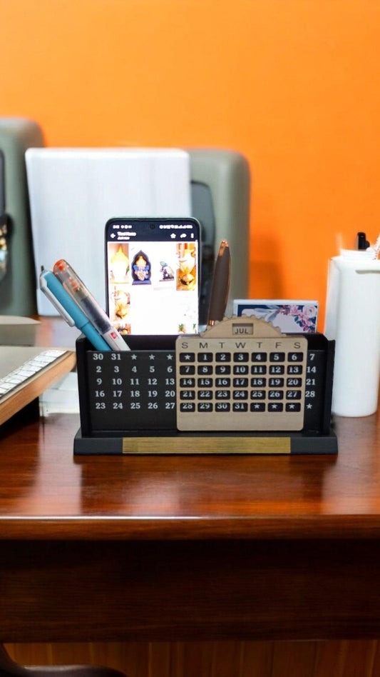 Wooden Desk Organiser With Infinite Calendar
