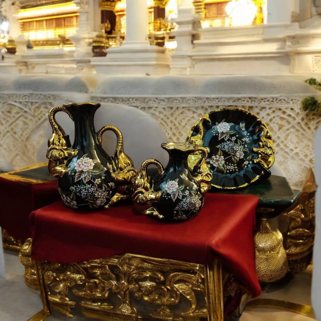 Black and Golden Rounded Hydria ceramic Crockery Showpiece: A Touch of Timeless Elegance